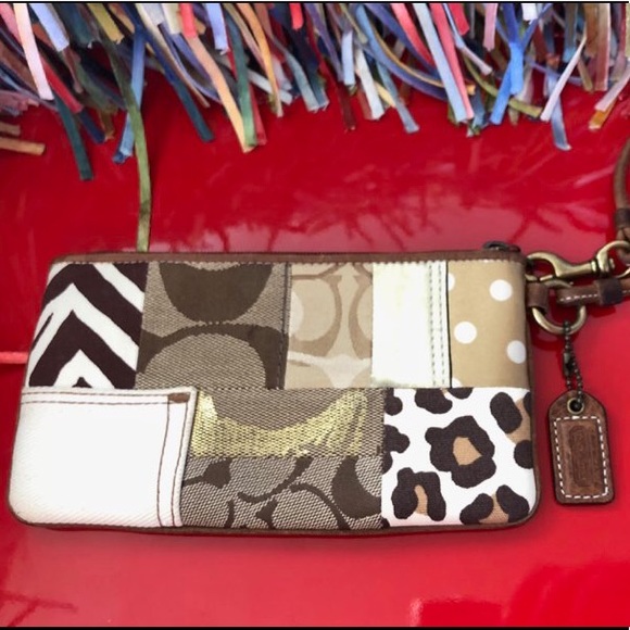 Coach classic canvas wristlet - Picture 4 of 7